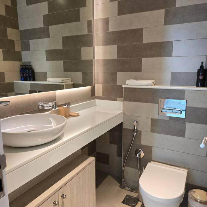 1 Bedroom 65M2, Infinity Pool, West Beach, Noise Insulation Dubai Luaran gambar
